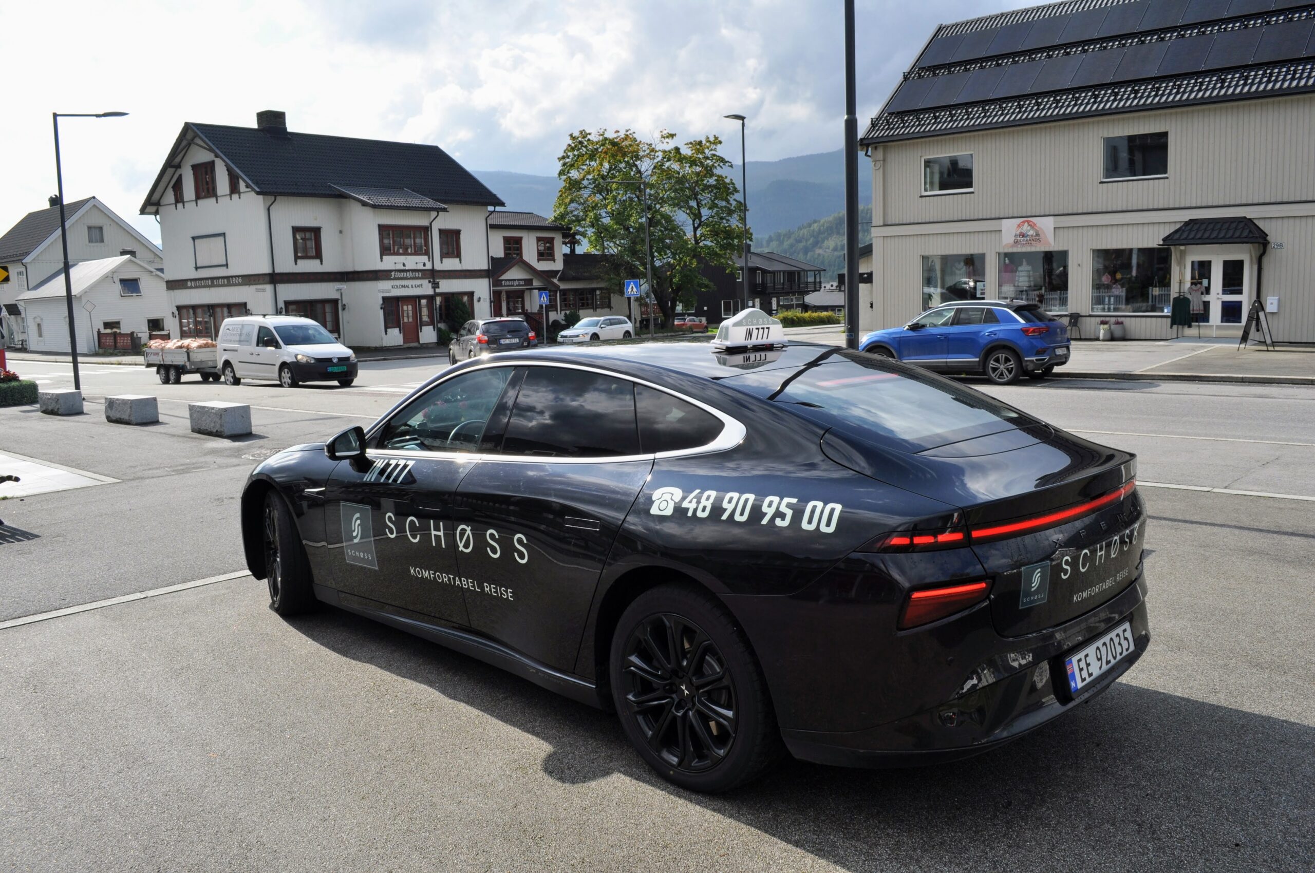 Taxi venter ved Fåvangkroa